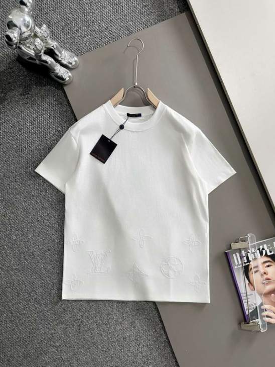 Picture of Louis Vuitton T Shirts Short _SKULVS-XLaztxQ947442